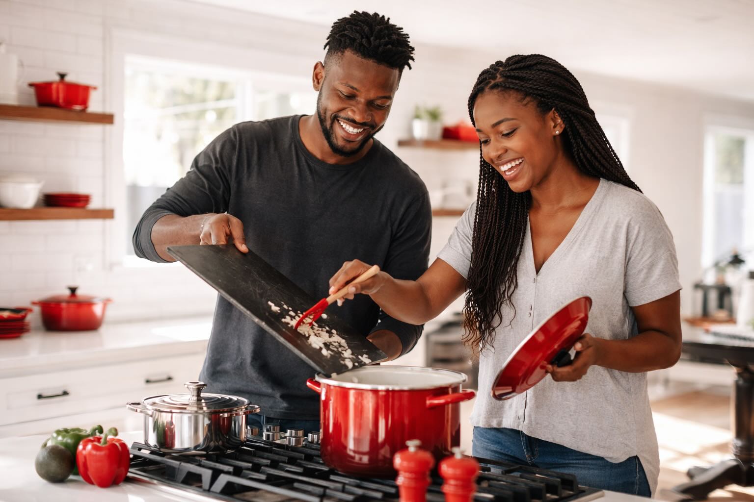 Cuisine rénovée — finitions chêne chaud avec appareils intégrés